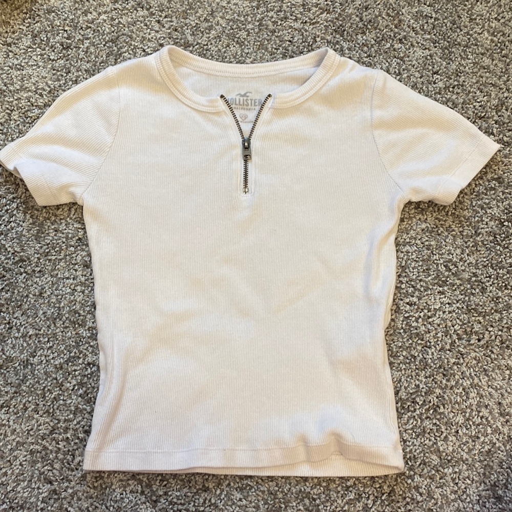 hollister zip cropped tee